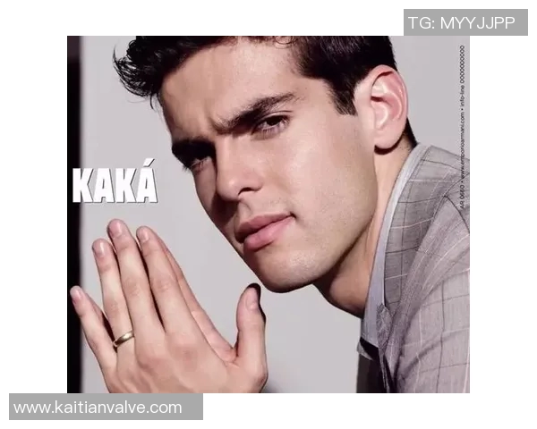 足球明星与维密天使的魅力碰撞揭示运动与时尚的完美结合