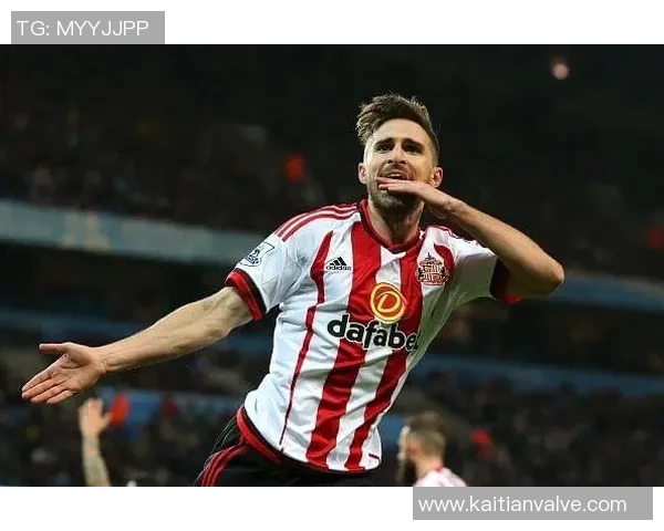 足球明星的日常生活揭秘漫画展现他们场内场外的真实瞬间与趣味故事