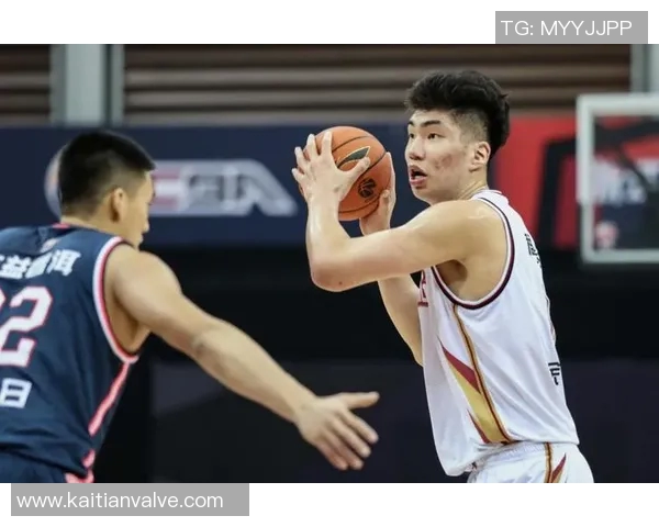 中锋篮球明星的崛起与影响力分析探讨篮球运动的未来发展趋势